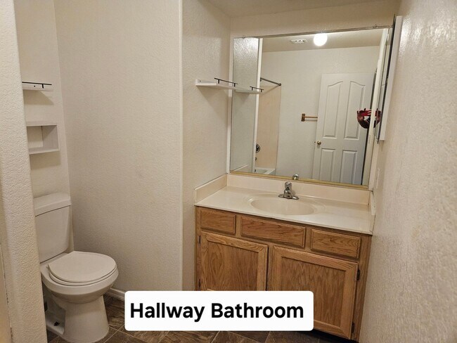 Building Photo - 4 BRM, 2 BA. HOME IN VAL VISTA PLACE in GI...