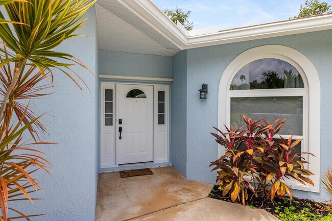 Building Photo - 4360 Iola Dr