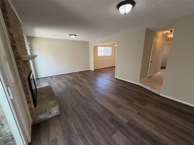 Building Photo - 17159 Beaver Springs Dr