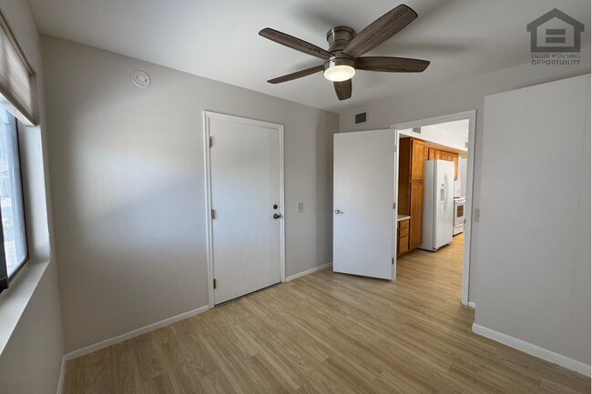 Building Photo - 17211 N Desert Glen Dr