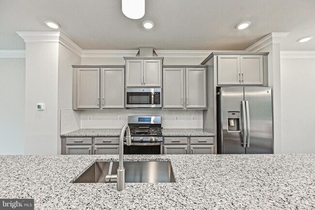 Building Photo - 4404 Fair Lakes Ct