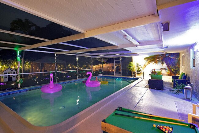 Building Photo - 391 NW 35th Ct