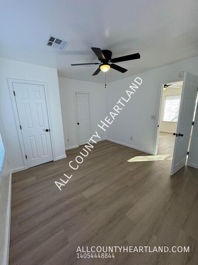 Building Photo - 1700 N Kelham Ave