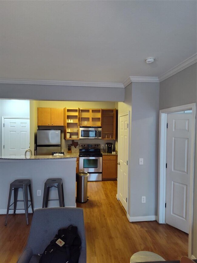 Building Photo - 2502 Leon St