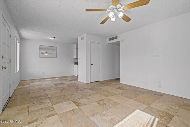 Building Photo - 2346 E Shaw Butte Dr