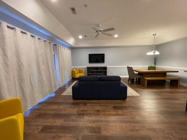 Building Photo - 908 Resort Cir