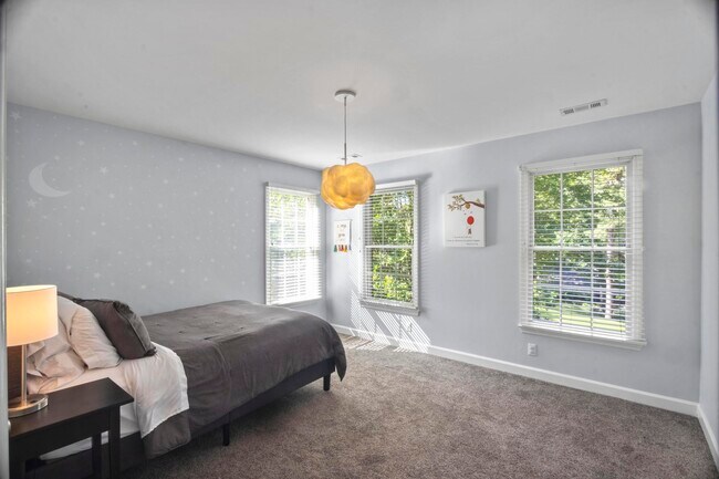 Building Photo - 126 Hemlock Dr