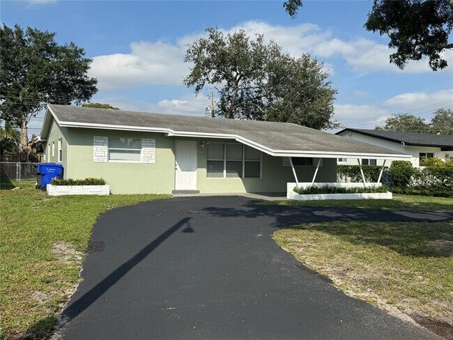 Building Photo - 6721 McClellan St