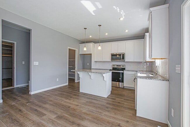 Building Photo - 54154 Angeline Dr