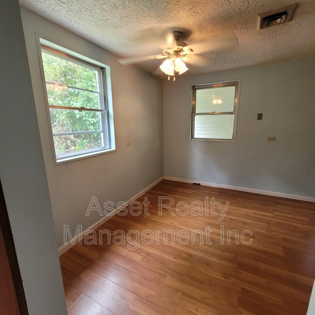 Building Photo - 119 Parsons Rd