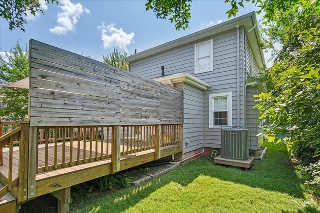 Building Photo - 1734 Hancock Ave