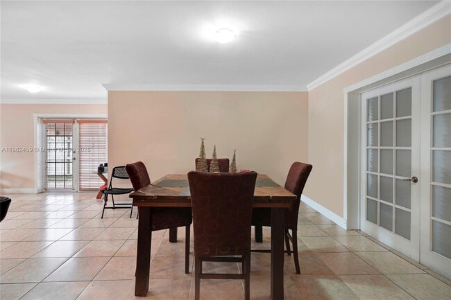 Building Photo - 1054 SW 124th Ct