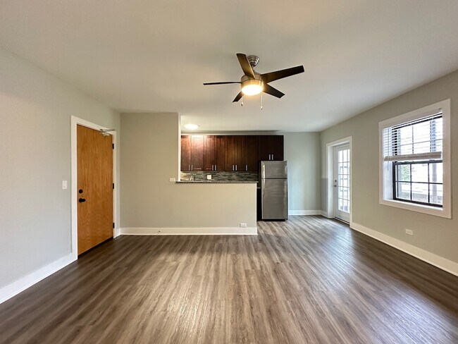 Building Photo - 735 Judson Ave