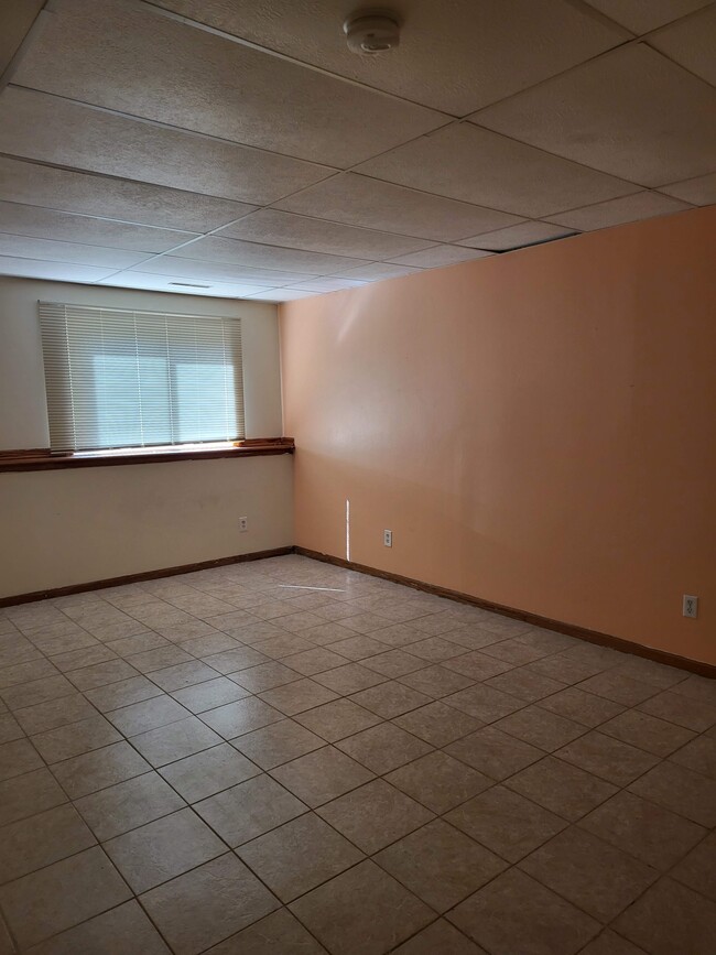 Building Photo - 14449 Hollow Park Ln
