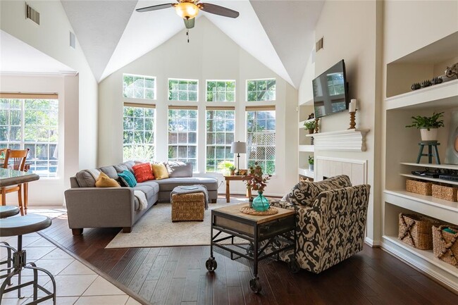 Building Photo - 43 N Greenvine Cir
