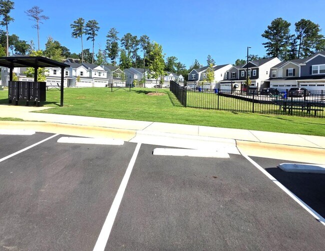 Building Photo - 114 Malbec Dr