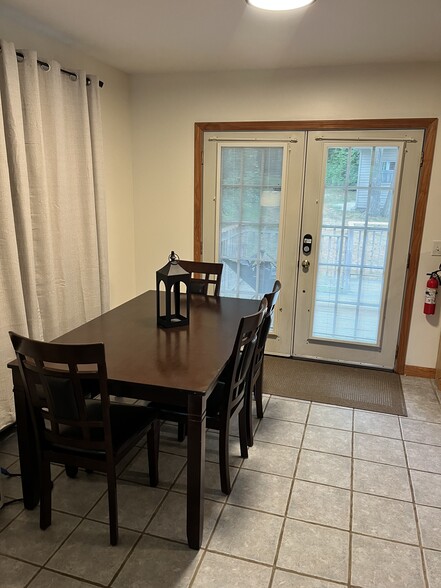 Building Photo - 48 Lincoln St