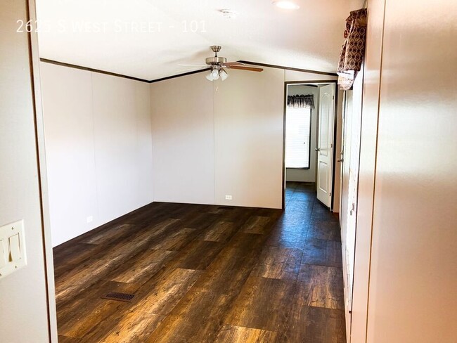 Building Photo - 2625 S West St