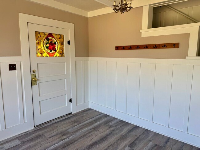 Building Photo - Charming Craftsman in Bandon Heights | 3 Bed / 2 Bath | Ocean & River Views