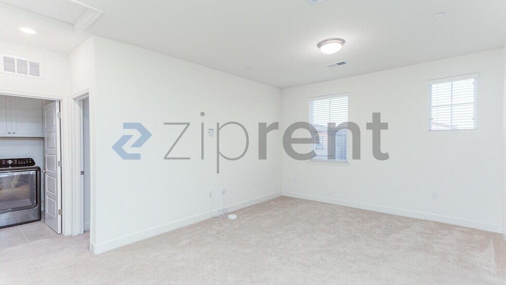 Building Photo - 3500 Nuestra Ave