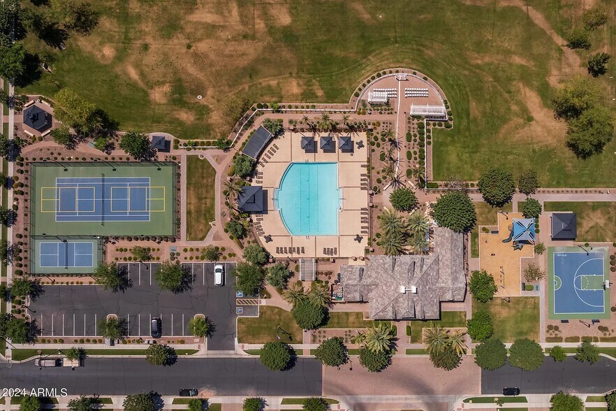 Building Photo - 10560 E Nichols Ave