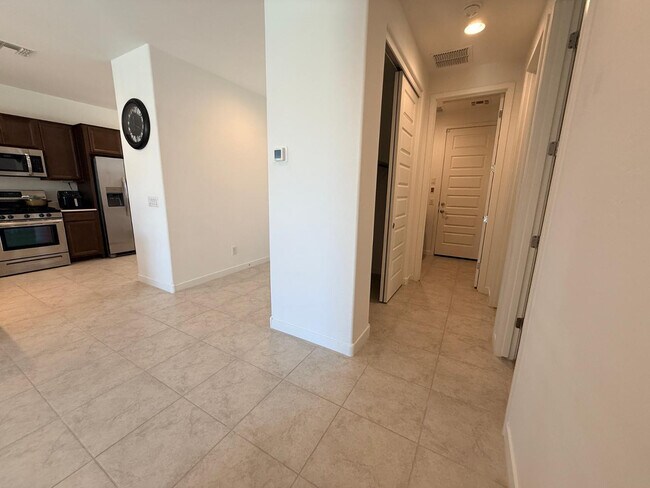 Building Photo - 3807 S 65th Ave