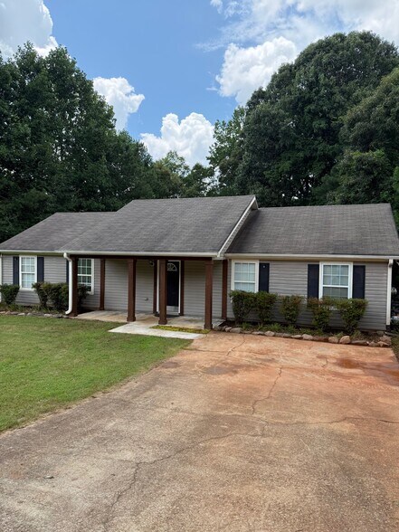 Building Photo - 155 Pebble Ridge Dr