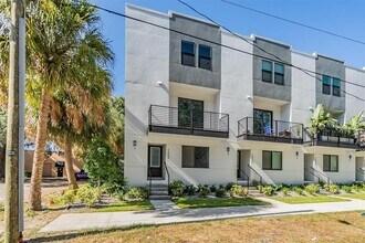 Building Photo - 1302 W Carmen St