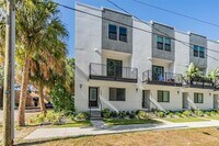 Building Photo - 1302 W Carmen St
