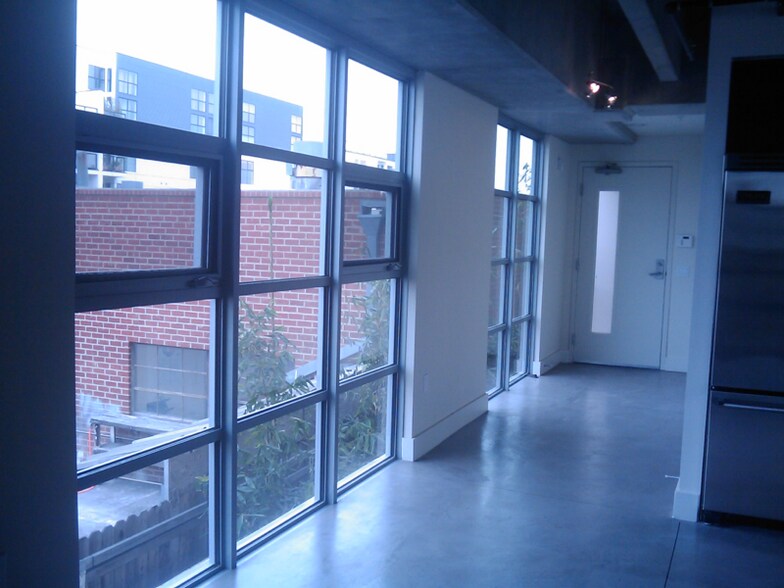 Building Photo - 4141 Glencoe Ave