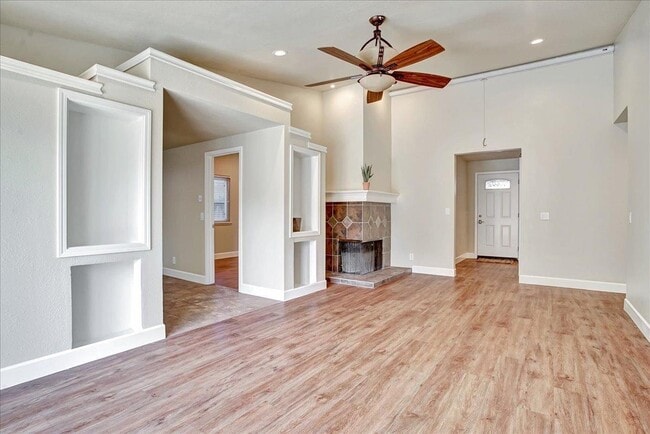 Building Photo - 8323 Northvale Way