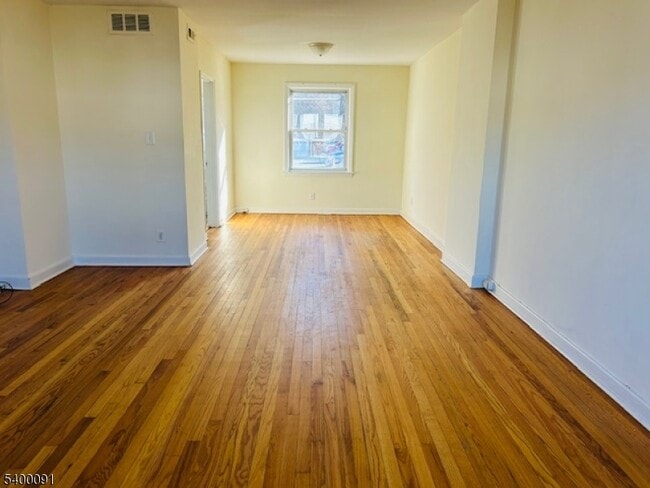 Building Photo - 60 Dekalb Pl