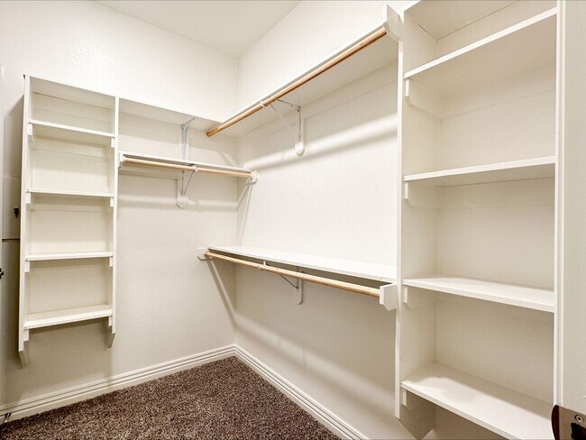 Building Photo - 2067 N Penelope Ln