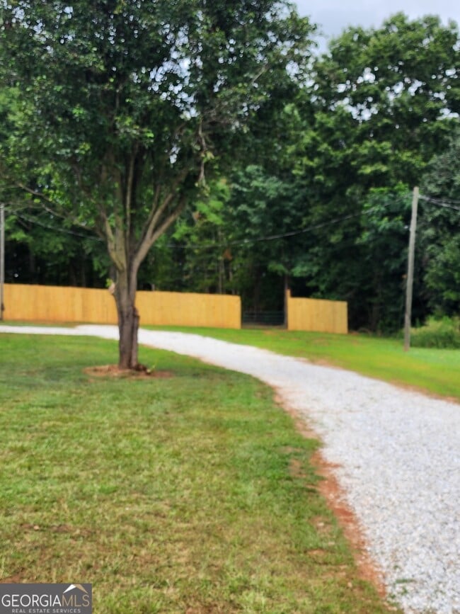 Building Photo - 2600 Whippoorwill Trail