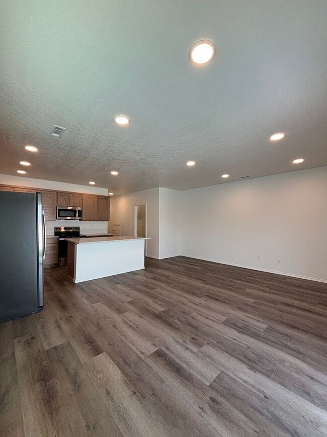 Building Photo - 3767 S Roosevelt Pl
