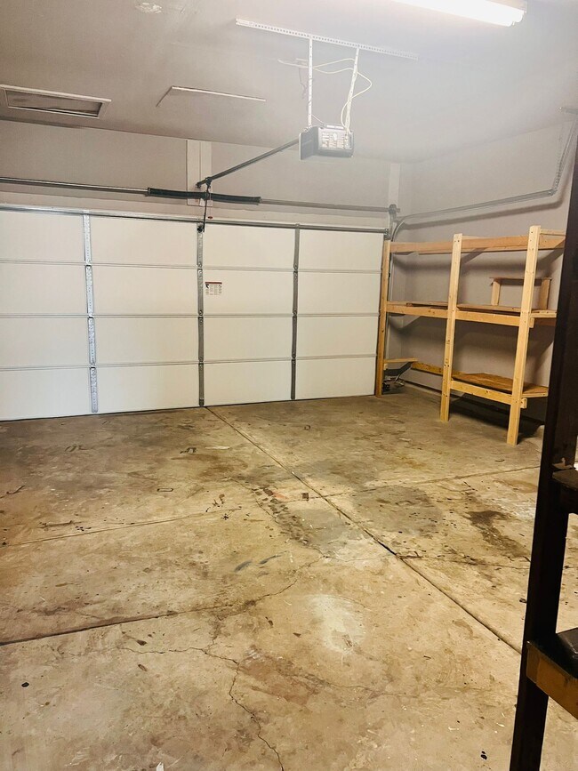 Building Photo - 105 Charing Pl