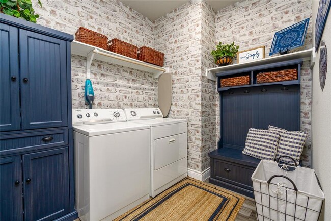 Building Photo - 31403 Raleigh Creek Dr