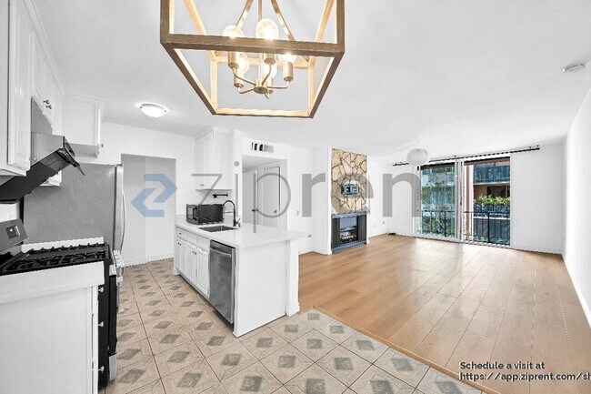 Building Photo - 421 La Fayette Park Pl