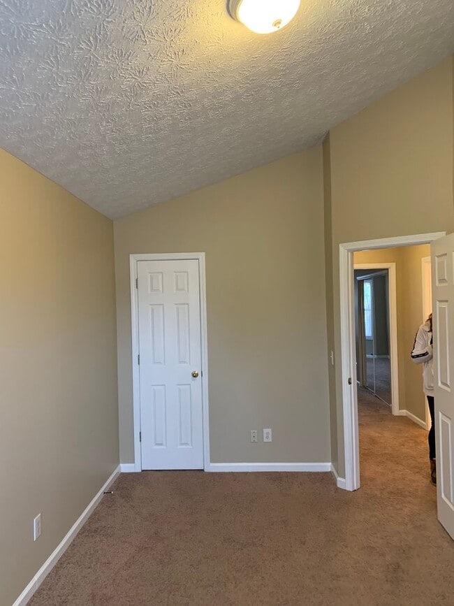 Building Photo - Charming 3BR/2.5BA Cul-de-Sac Home in Sought-After Avensong Community!