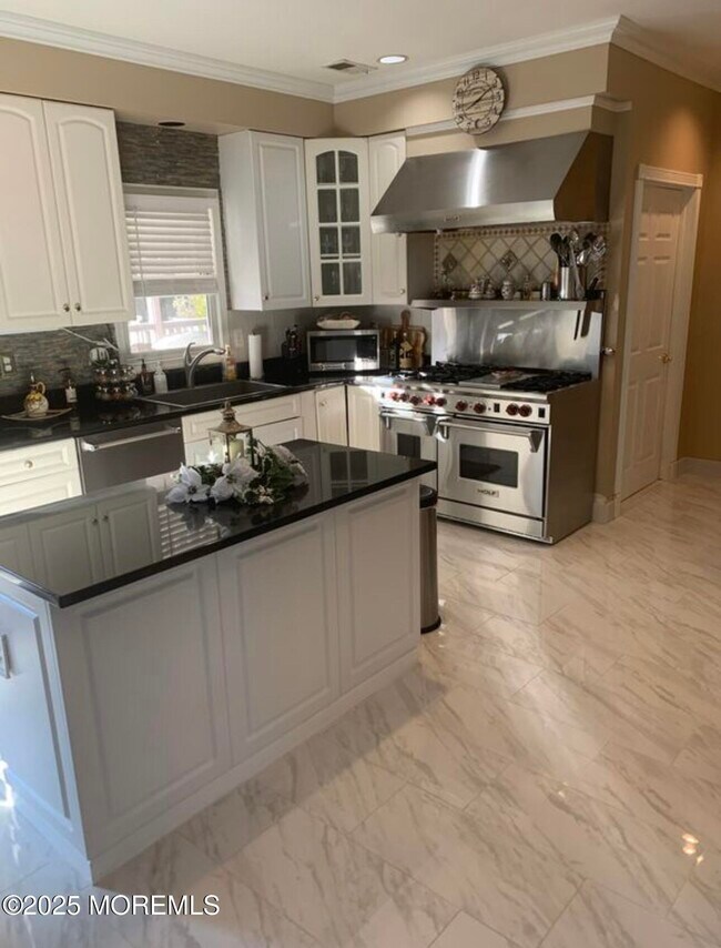 Building Photo - 41 Church Rd