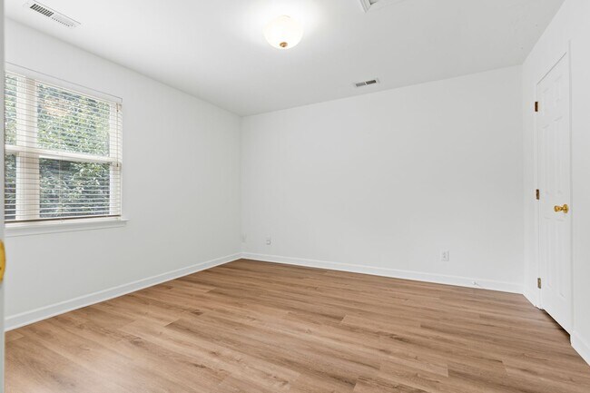 Building Photo - Move-In Ready 3-Bed Home in Villages at Ha...