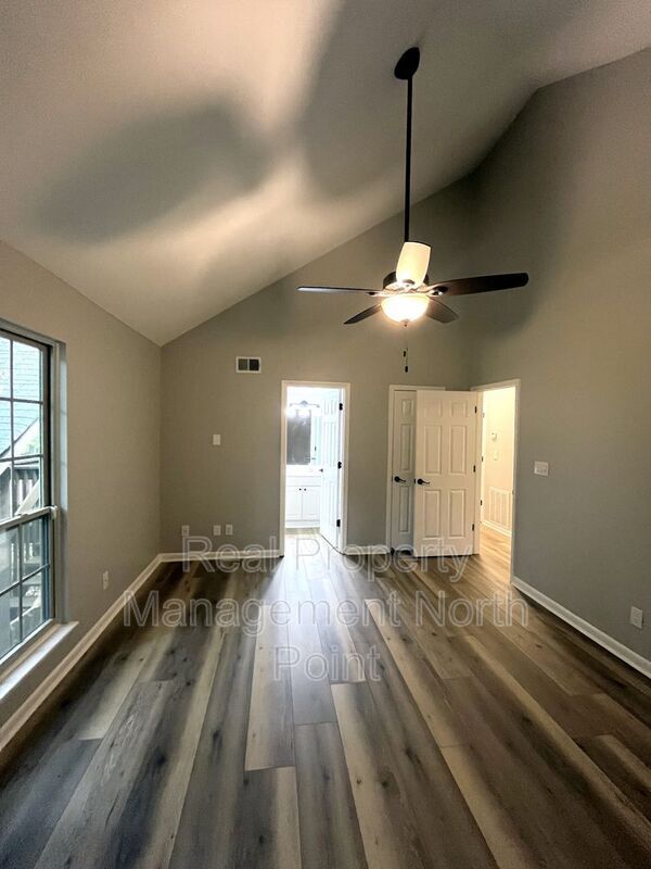 Building Photo - 3030 Steeplechase Dr