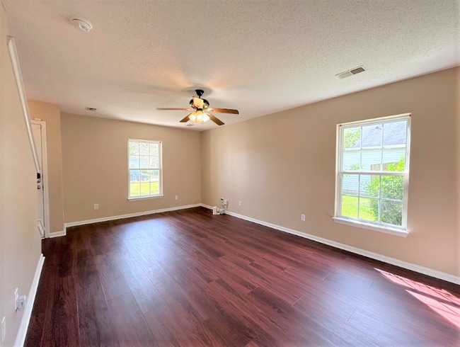 Building Photo - 109 Kensel Ct