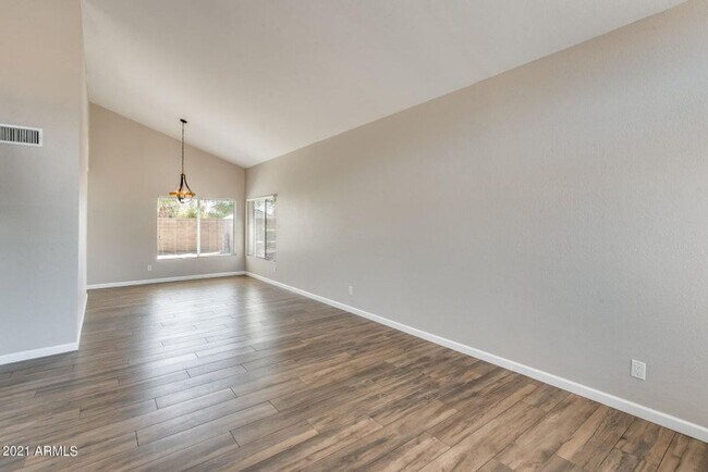 Building Photo - An ABSOLUTE DREAM HOME is waiting for you!...