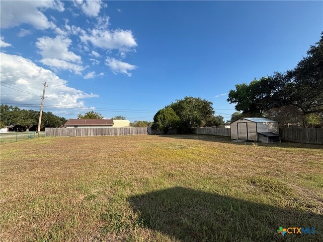 Building Photo - 516 Dove Dr