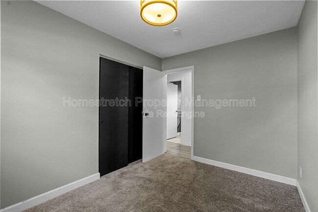 Building Photo - 235 Midland Dr