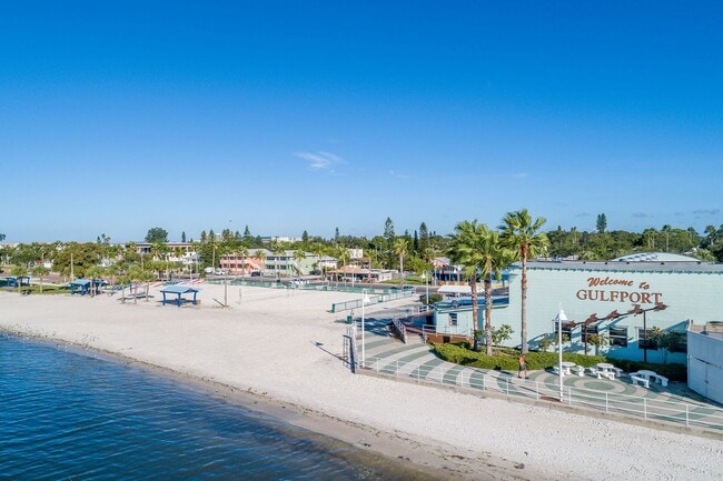 Building Photo - 5624 Gulfport Blvd S