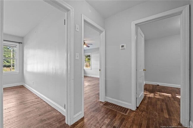Building Photo - 821 Sandalwood Dr