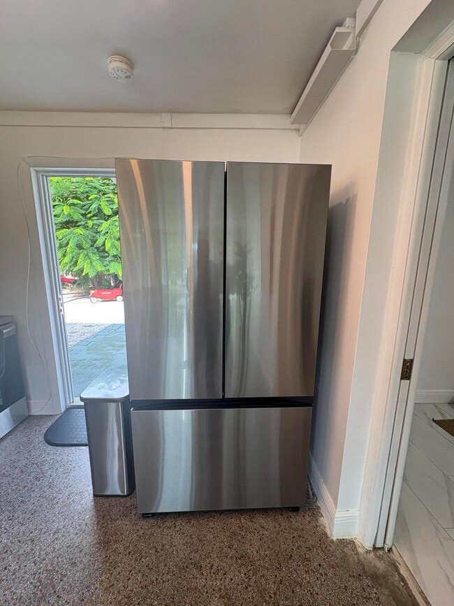 Building Photo - 2711 NE 11th Terrace