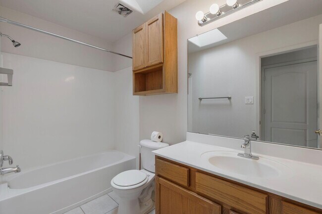 Building Photo - 7351 Sidewinder Dr NE